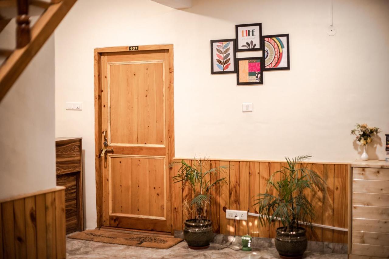 Tales N Trails Hotel Vashist Buitenkant foto